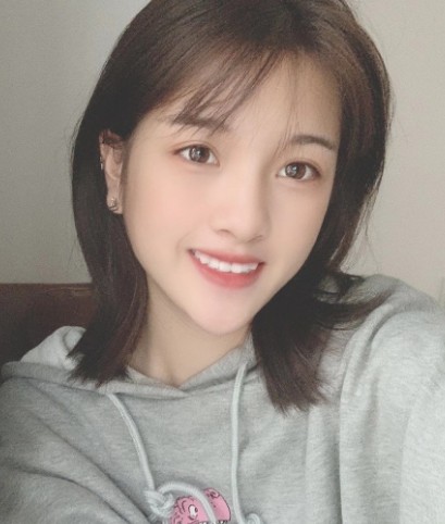 上海19岁学生妹兼职 旺仔小馒头 小B 真紧